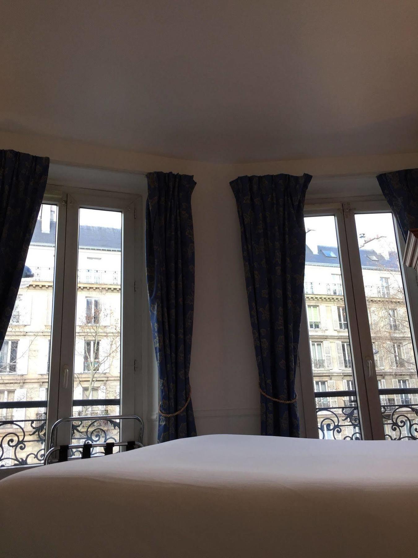 Hotel Avama Prony Париж Екстер'єр фото